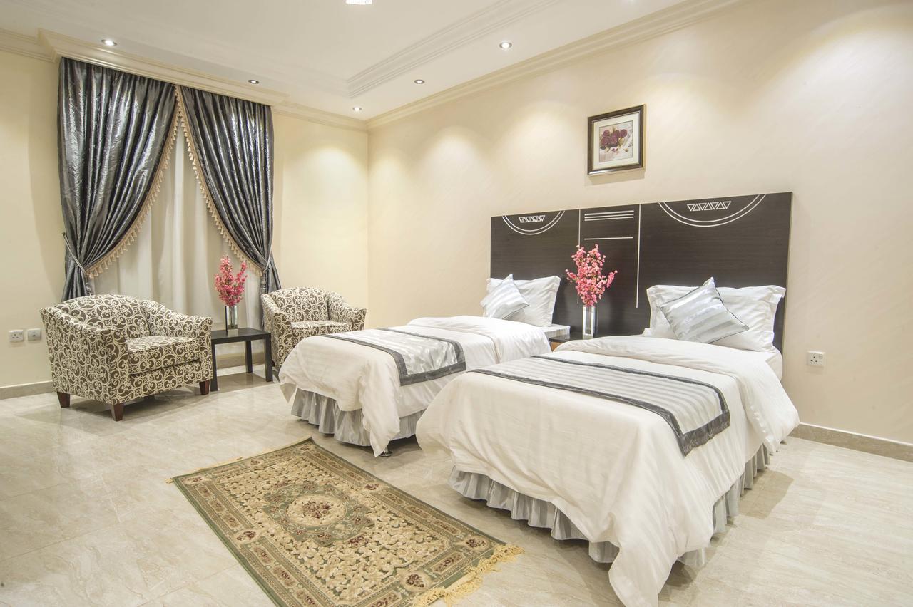 Al Ezzah Palace Hotel Suites เจดดาห์ ภายนอก รูปภาพ