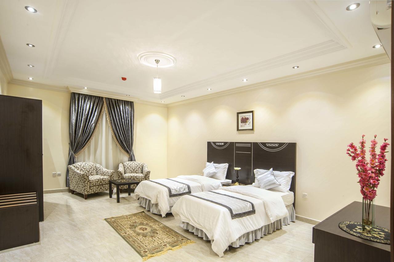 Al Ezzah Palace Hotel Suites เจดดาห์ ภายนอก รูปภาพ