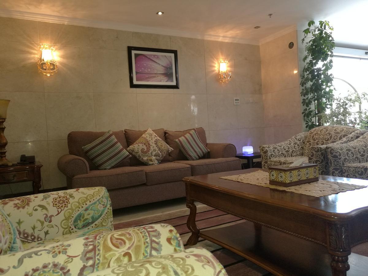 Al Ezzah Palace Hotel Suites เจดดาห์ ภายนอก รูปภาพ