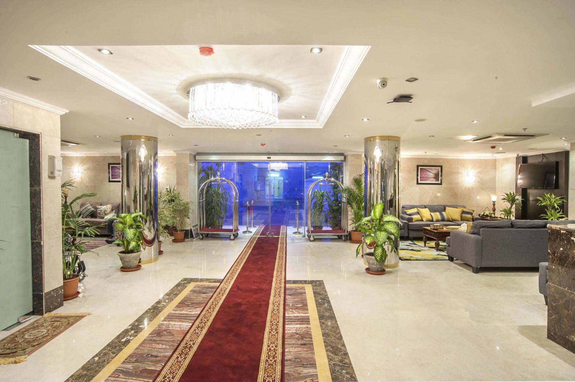 Al Ezzah Palace Hotel Suites เจดดาห์ ภายนอก รูปภาพ